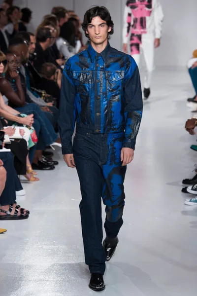 Look 19